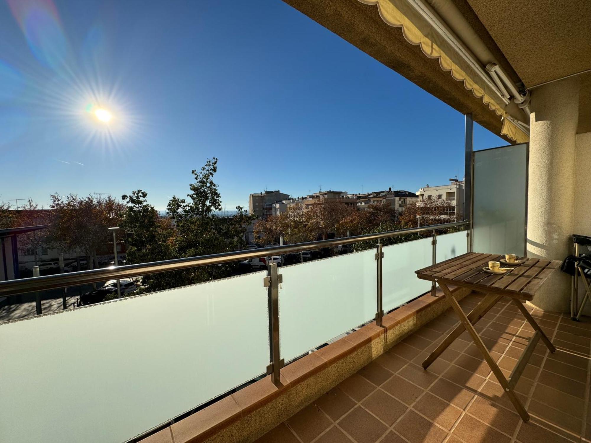 Piso En El Centro Con Vistas Al Mar Y Balcon Apartment Roses Exterior photo